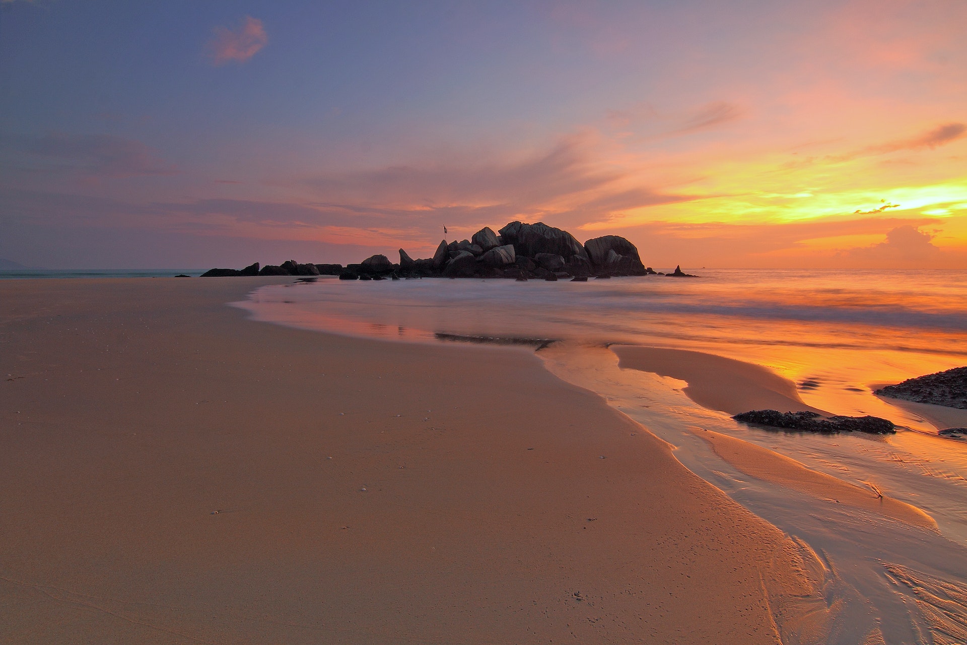 Golden Sands and Turquoise Waters: Karnataka’s Beach Paradise